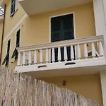 Affittacamere House Leomar Di Sara
