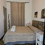 Affittacamere House Leomar Di Sara
